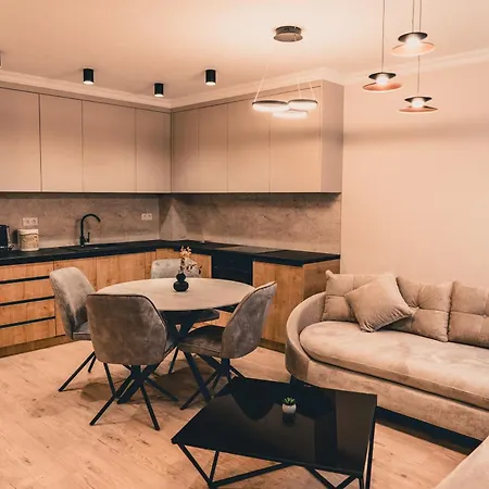 Апартаменты One-bedroom With Free Parking In Zorilor