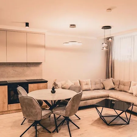 Refined One-bedroom By Cometei Residence, Quiet Area Apartamento